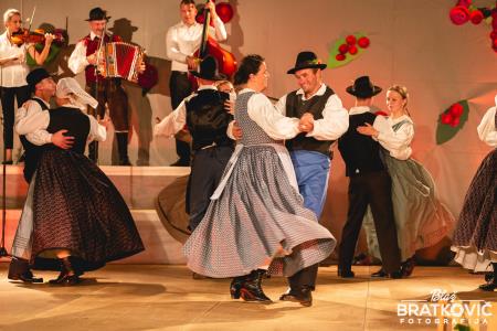 73154771_934753163584261_4510537562921631744_o (1)